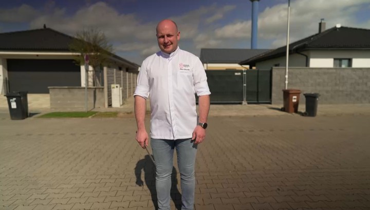 Bez servítky, šéfkuchár, Peter